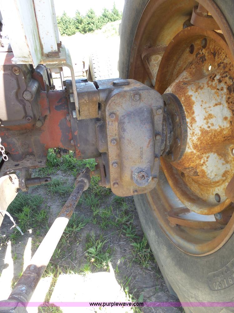 image for item J6072 David Brown 995 tractor