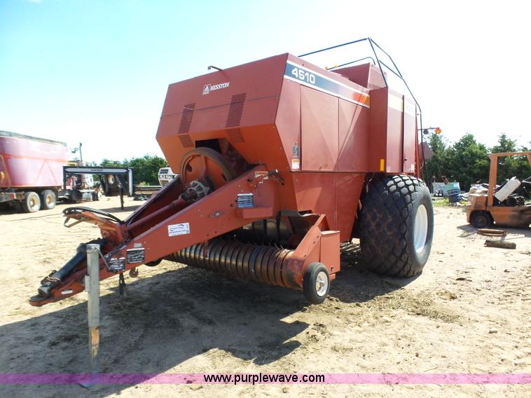 image for item J6087 1998 Hesston 4910 large square baler