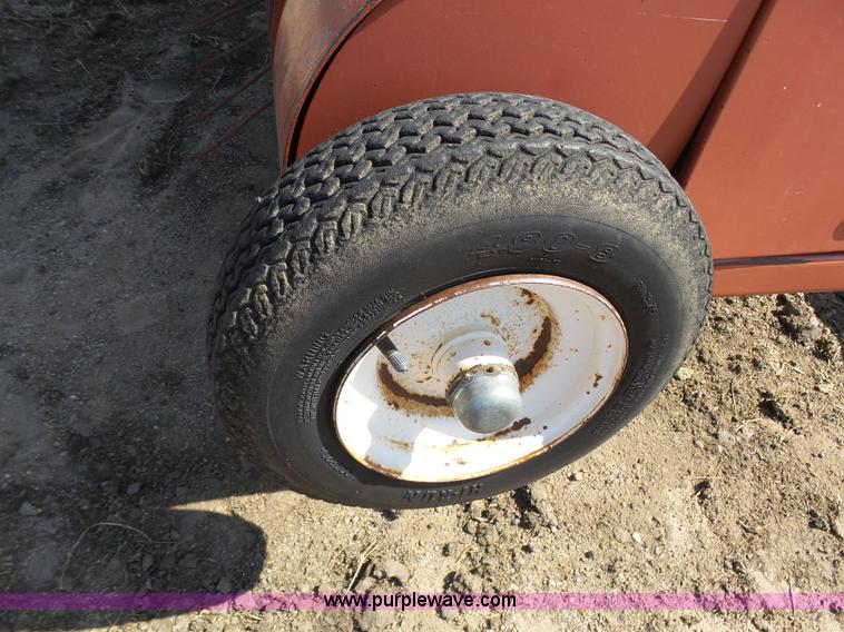 image for item J6087 1998 Hesston 4910 large square baler