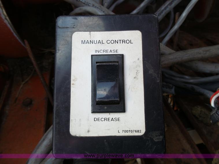 image for item J6087 1998 Hesston 4910 large square baler