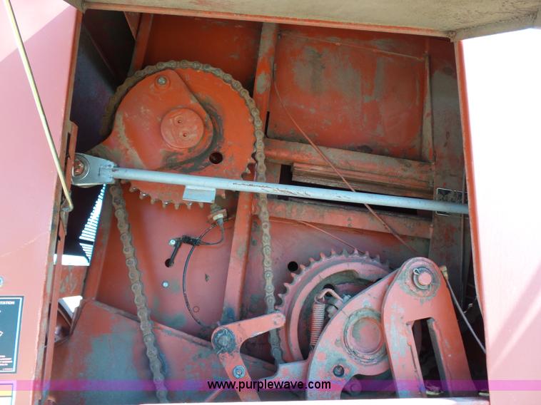 image for item J6087 1998 Hesston 4910 large square baler