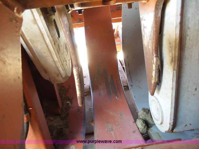 image for item J6087 1998 Hesston 4910 large square baler