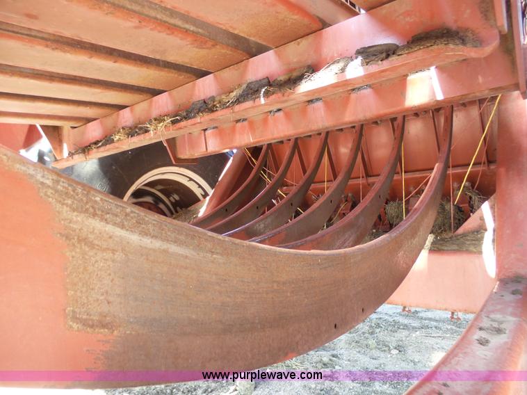 image for item J6087 1998 Hesston 4910 large square baler