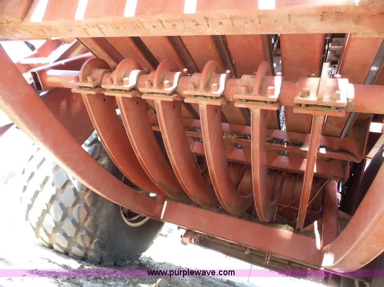 image for item J6087 1998 Hesston 4910 large square baler