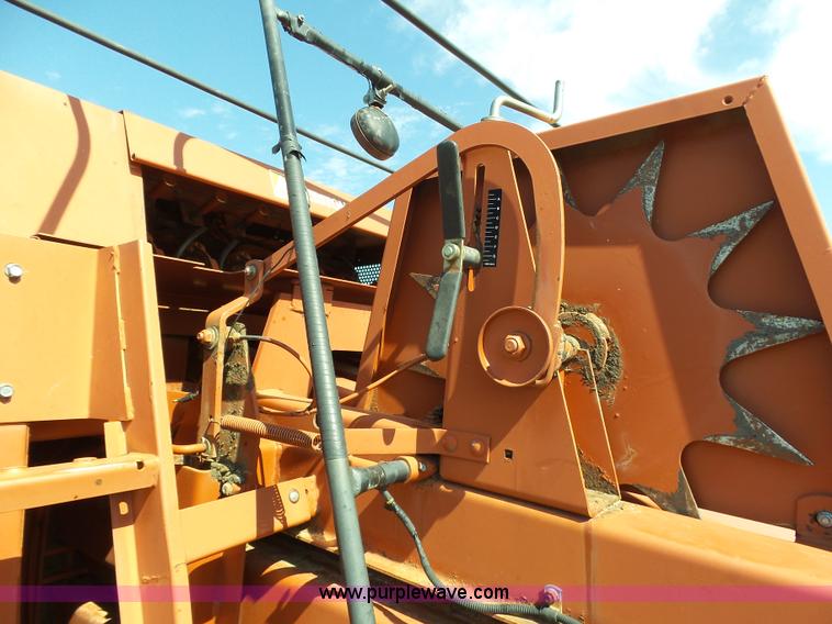 image for item J6087 1998 Hesston 4910 large square baler