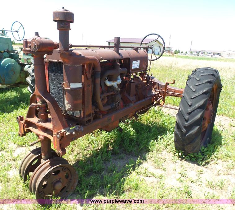 image for item J6089 International F20 tractor