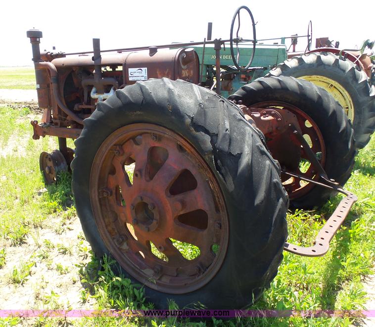 image for item J6089 International F20 tractor