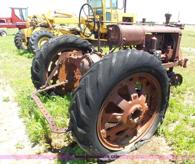 image for item J6089 International F20 tractor