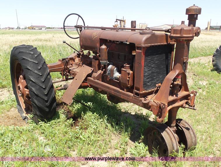 image for item J6089 International F20 tractor