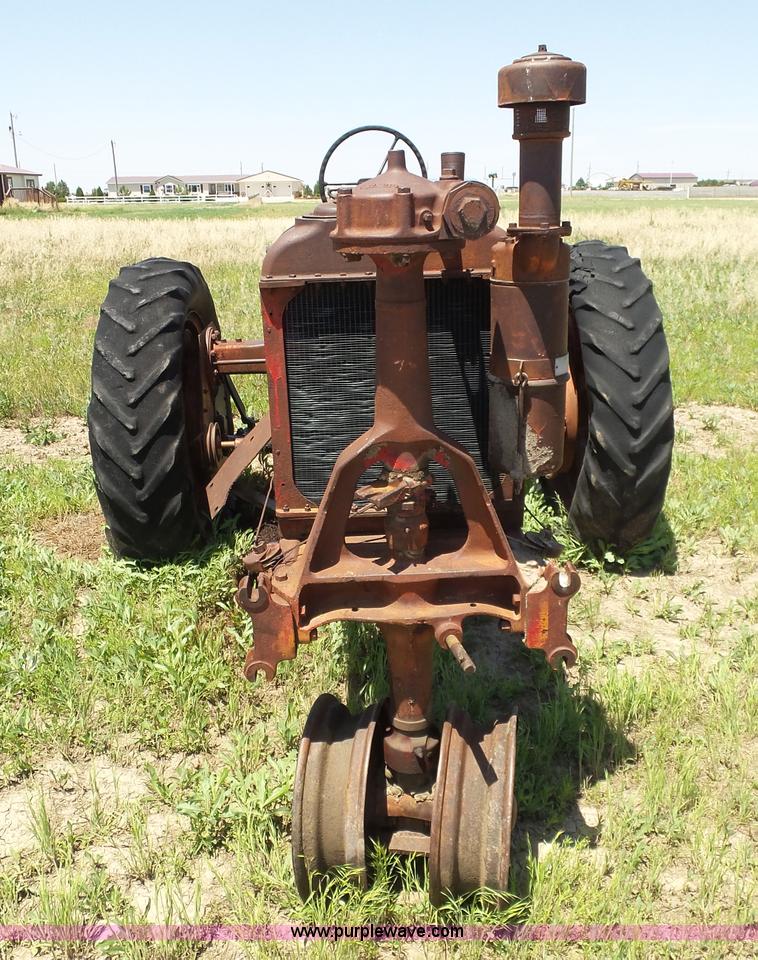 image for item J6089 International F20 tractor