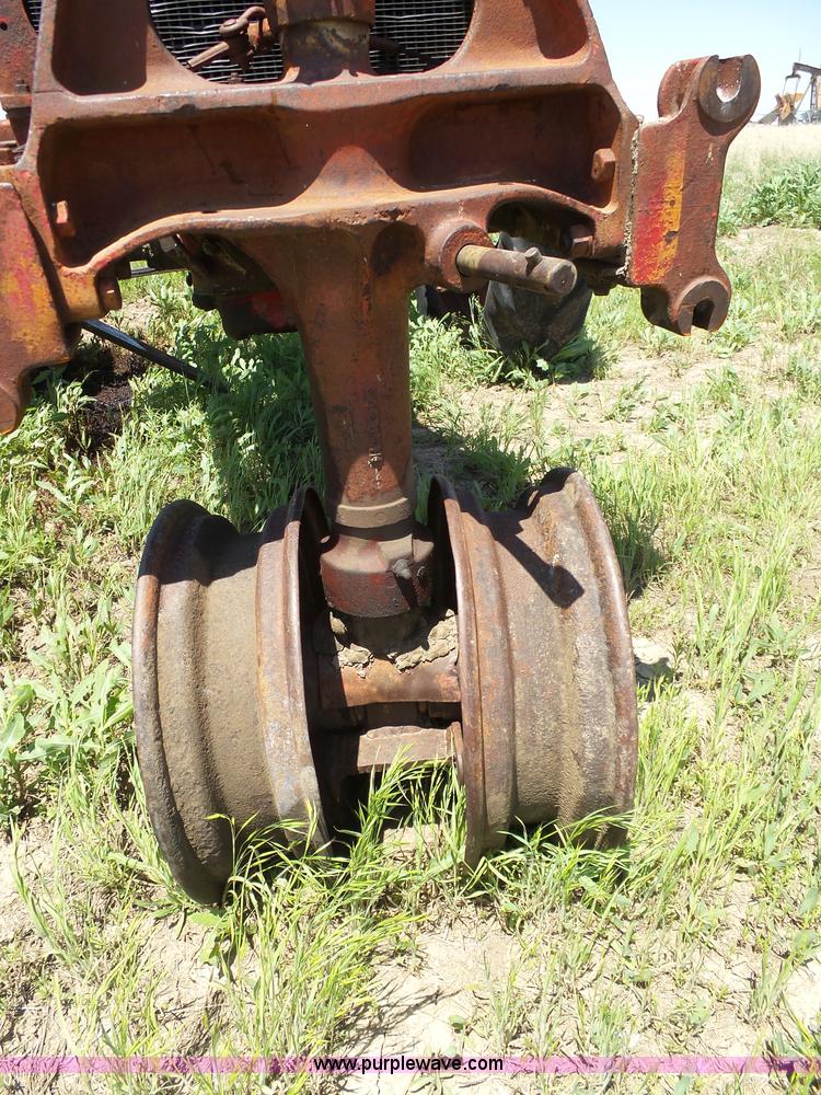 image for item J6089 International F20 tractor