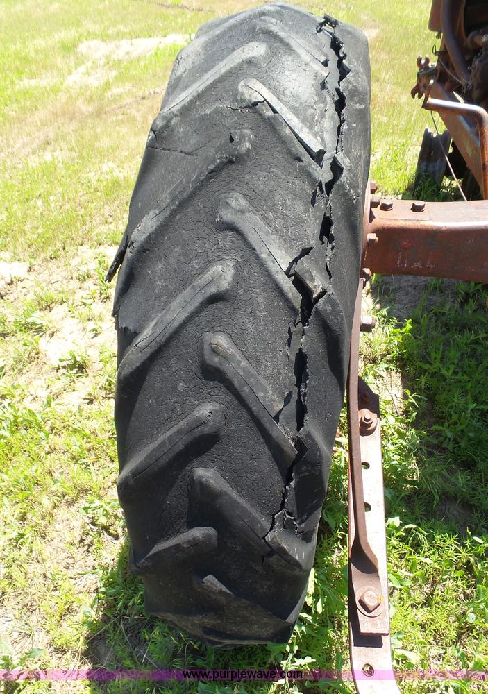 image for item J6089 International F20 tractor