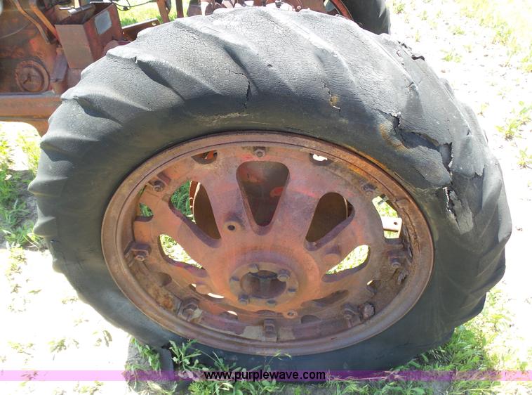 image for item J6089 International F20 tractor