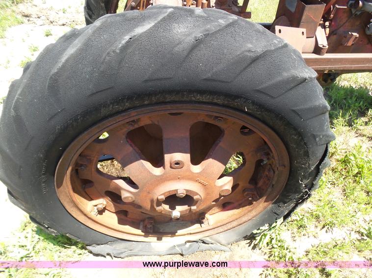 image for item J6089 International F20 tractor