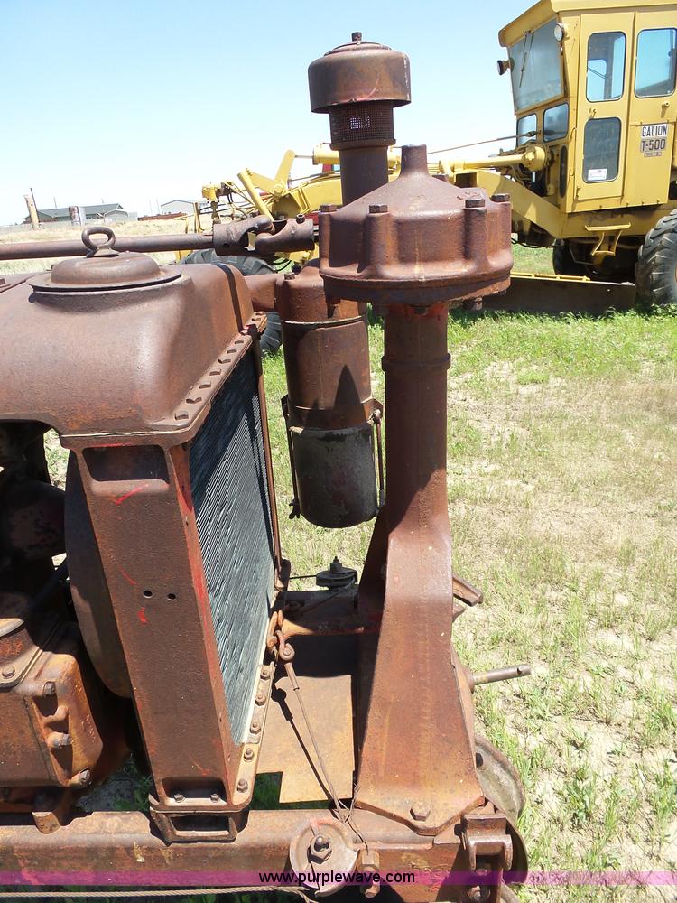 image for item J6089 International F20 tractor