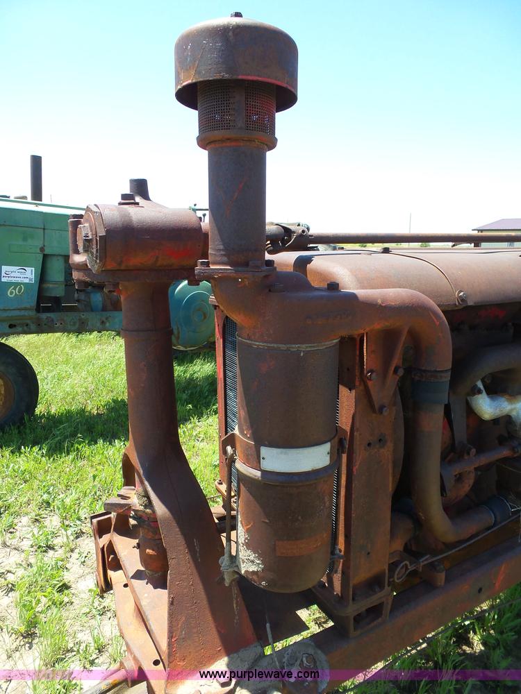 image for item J6089 International F20 tractor