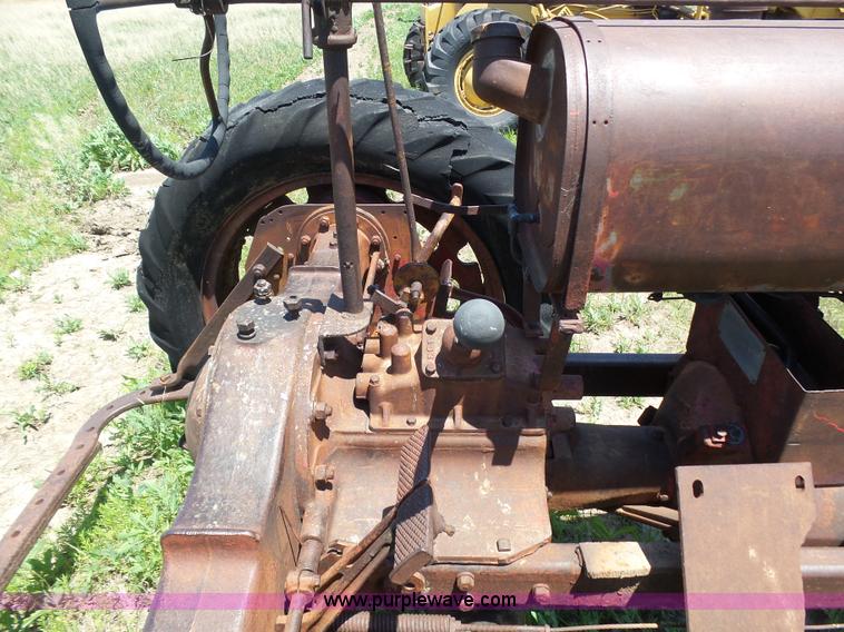 image for item J6089 International F20 tractor