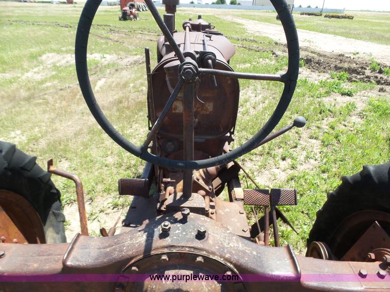 image for item J6089 International F20 tractor