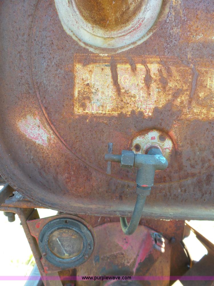 image for item J6089 International F20 tractor