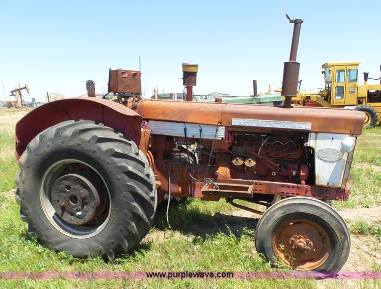 image for item J6091 International 560 tractor