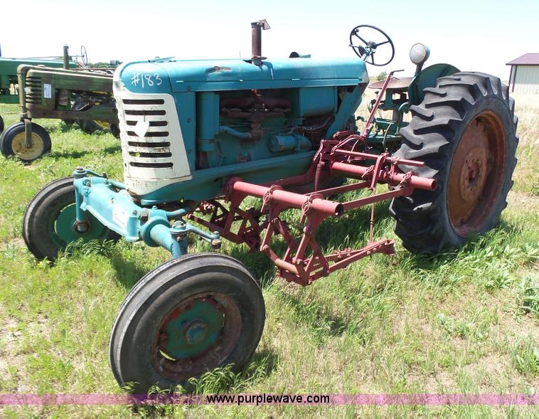image for item J6092 Oliver 77 row crop tractor