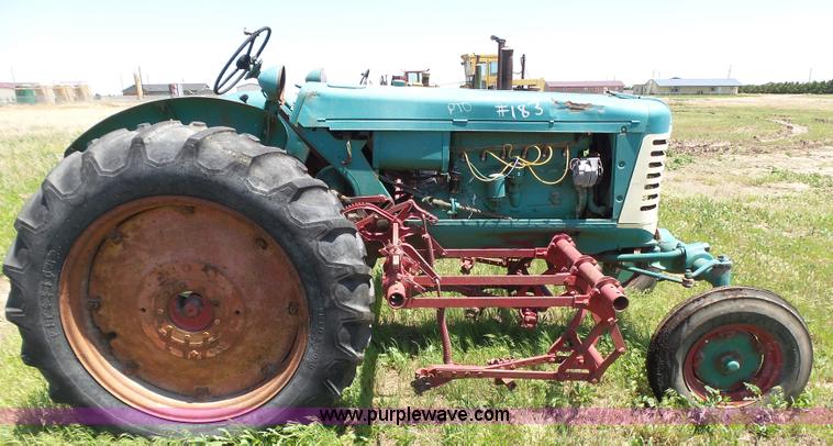 image for item J6092 Oliver 77 row crop tractor
