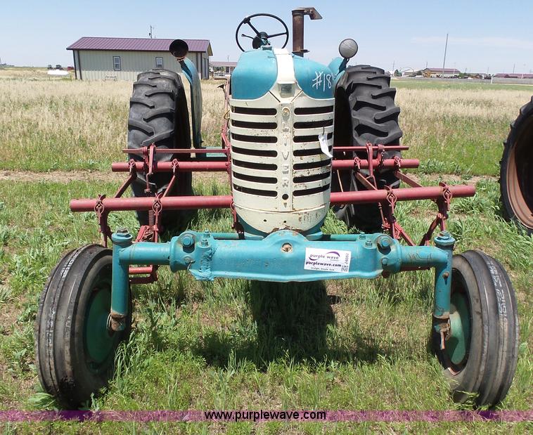 image for item J6092 Oliver 77 row crop tractor