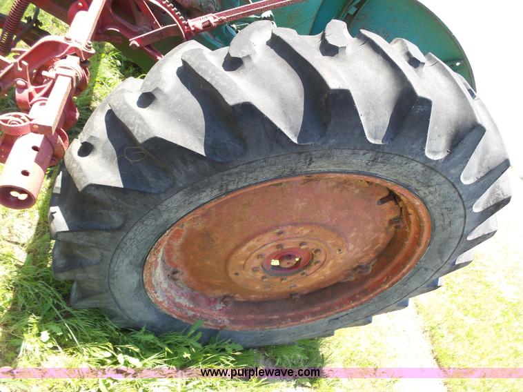 image for item J6092 Oliver 77 row crop tractor