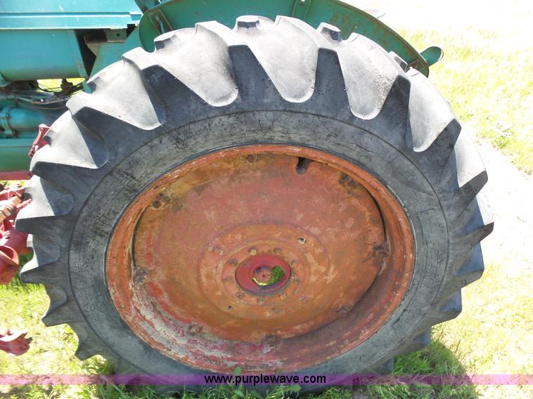 image for item J6092 Oliver 77 row crop tractor