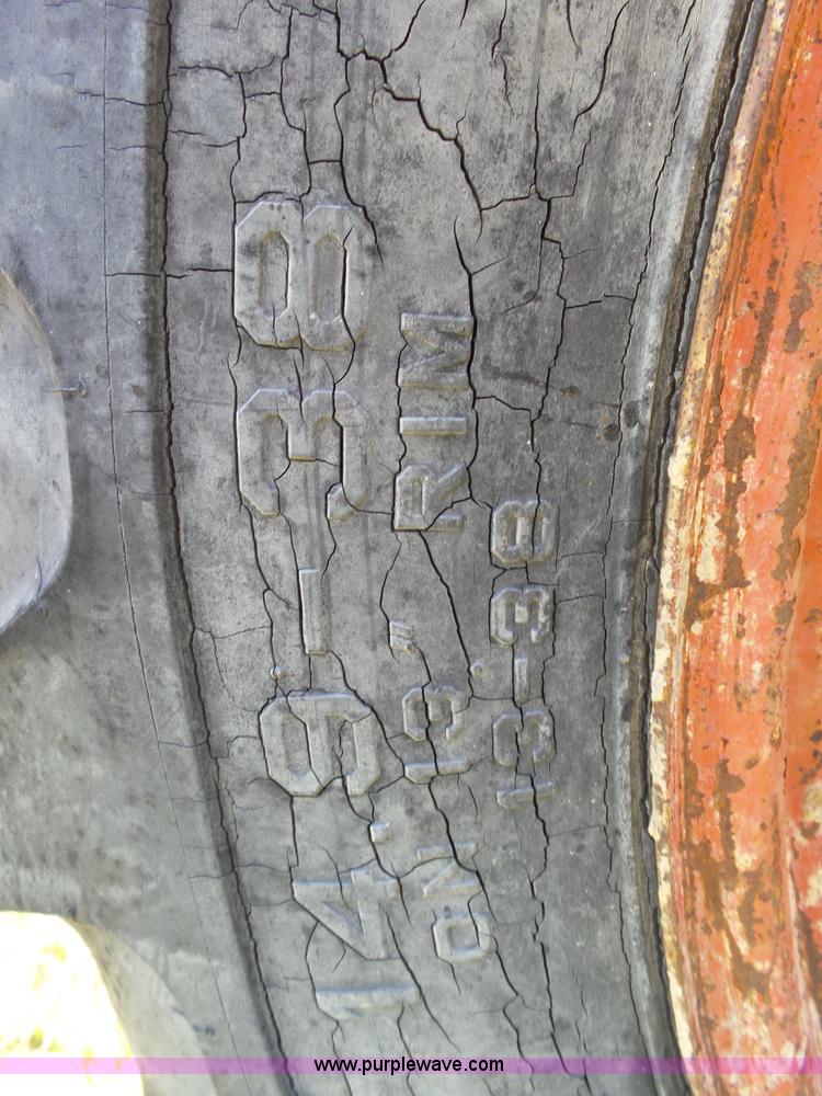 image for item J6092 Oliver 77 row crop tractor