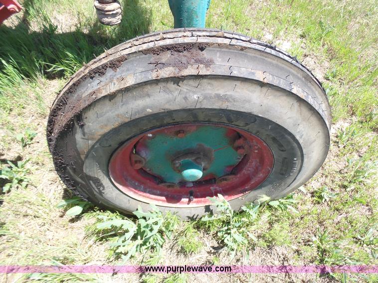 image for item J6092 Oliver 77 row crop tractor