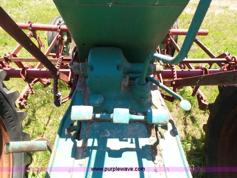 image for item J6092 Oliver 77 row crop tractor