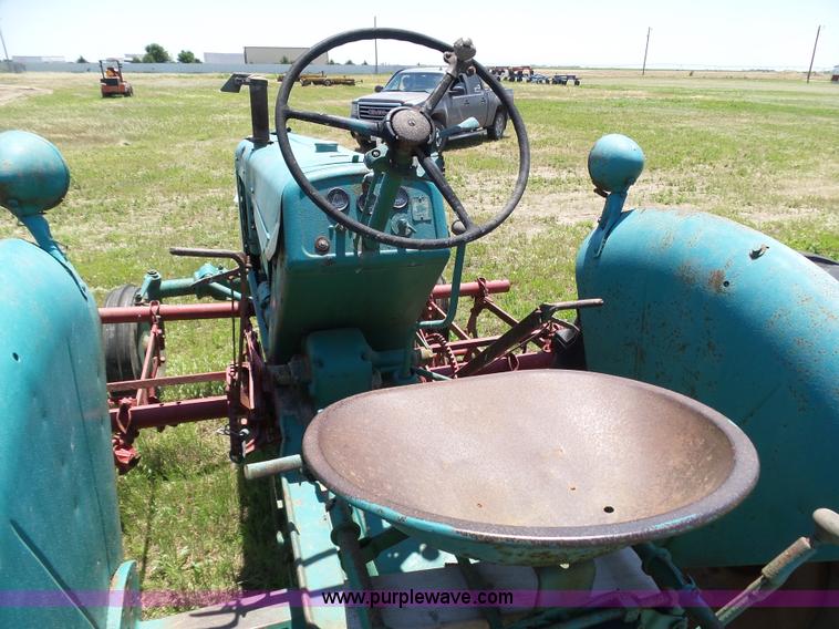 image for item J6092 Oliver 77 row crop tractor