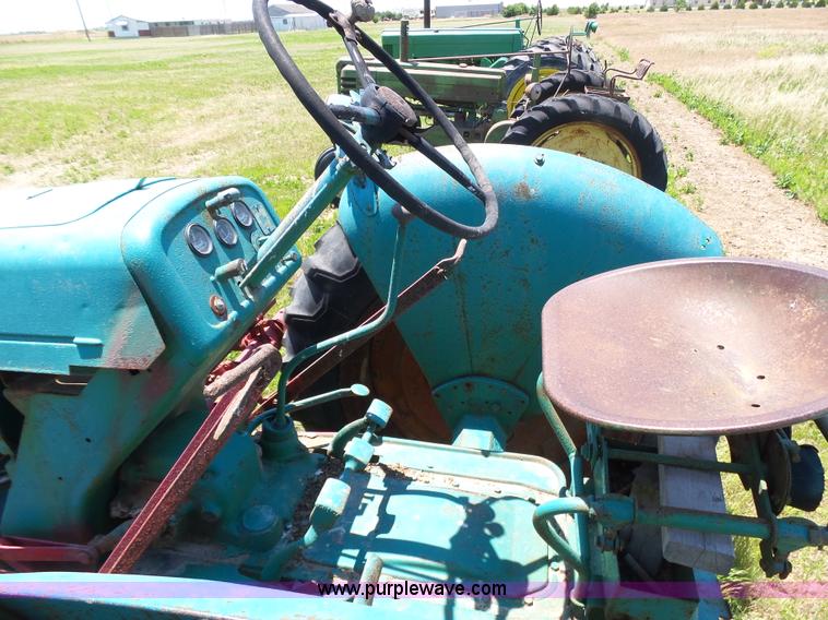 image for item J6092 Oliver 77 row crop tractor