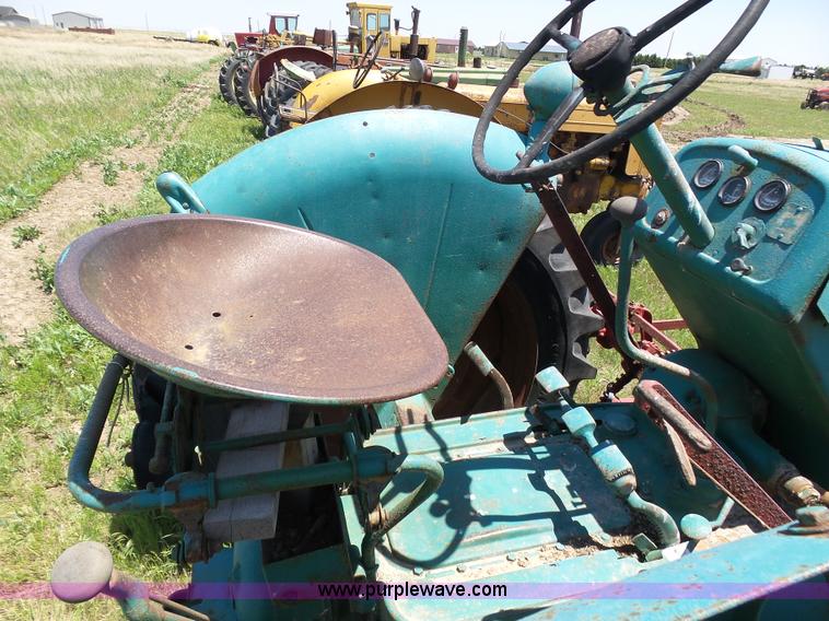 image for item J6092 Oliver 77 row crop tractor