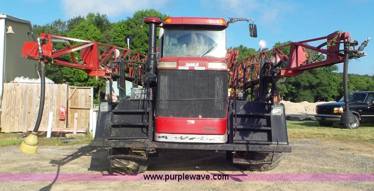 image for item J8476 2003 Case IH FLX 4300 self-propelled sprayer