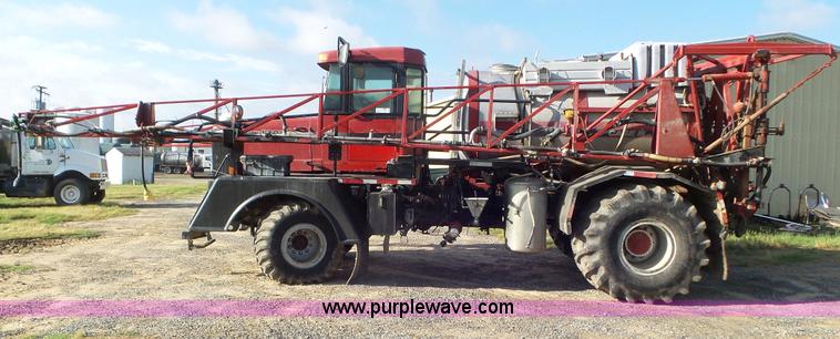 image for item J8476 2003 Case IH FLX 4300 self-propelled sprayer