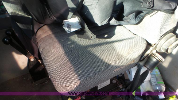 image for item J8476 2003 Case IH FLX 4300 self-propelled sprayer