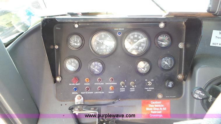 image for item J8476 2003 Case IH FLX 4300 self-propelled sprayer