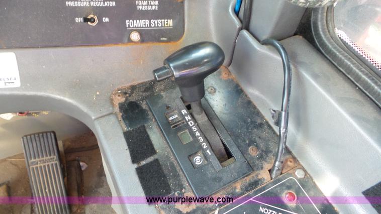 image for item J8476 2003 Case IH FLX 4300 self-propelled sprayer