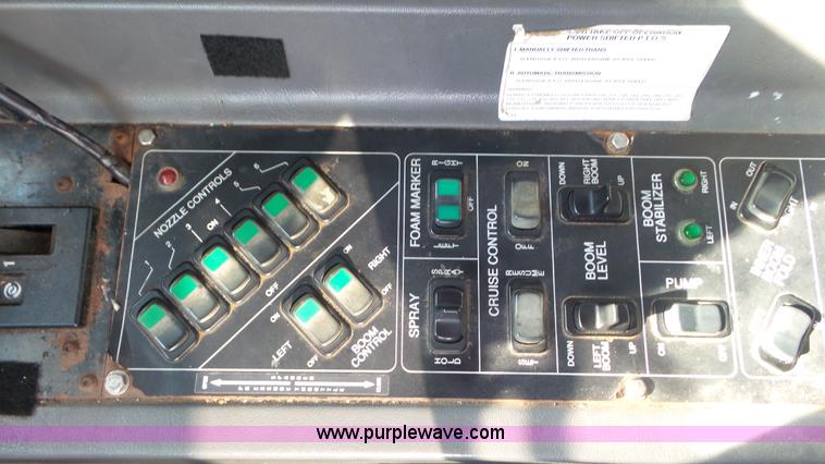 image for item J8476 2003 Case IH FLX 4300 self-propelled sprayer