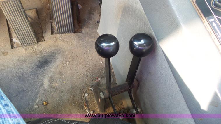 image for item J8476 2003 Case IH FLX 4300 self-propelled sprayer