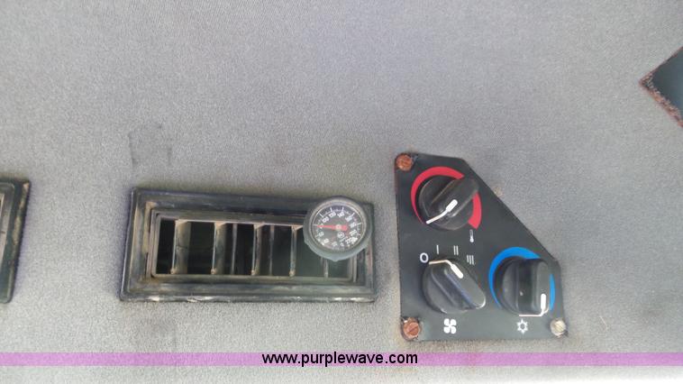 image for item J8476 2003 Case IH FLX 4300 self-propelled sprayer