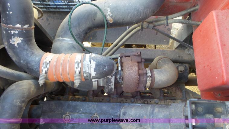 image for item J8476 2003 Case IH FLX 4300 self-propelled sprayer