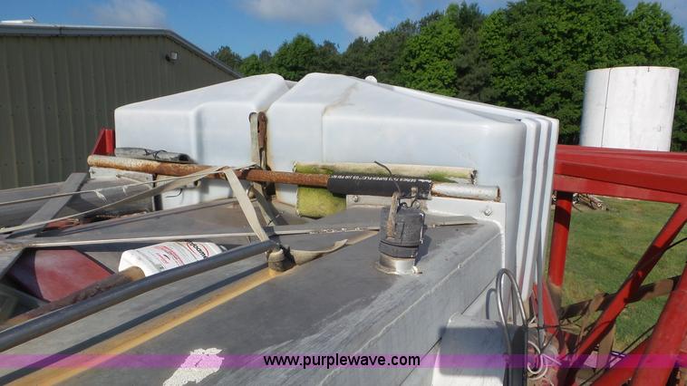 image for item J8476 2003 Case IH FLX 4300 self-propelled sprayer