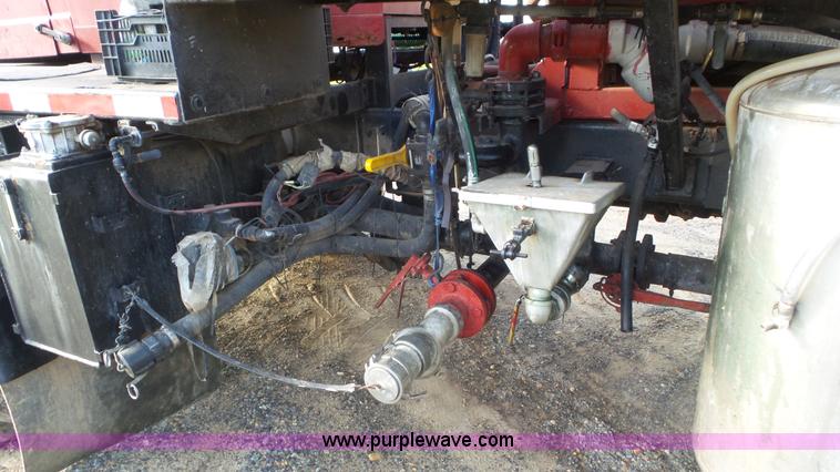 image for item J8476 2003 Case IH FLX 4300 self-propelled sprayer