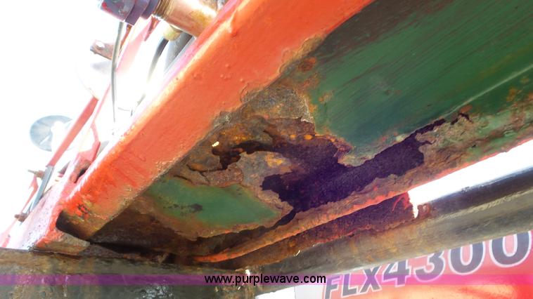 image for item J8476 2003 Case IH FLX 4300 self-propelled sprayer