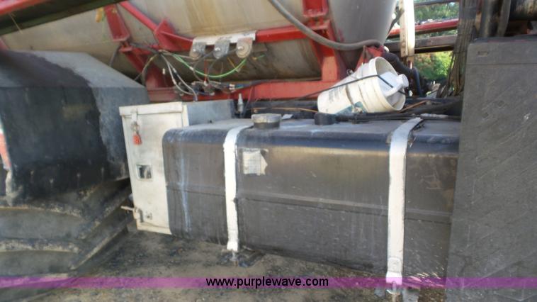 image for item J8476 2003 Case IH FLX 4300 self-propelled sprayer