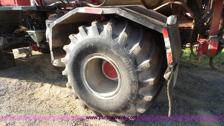 image for item J8476 2003 Case IH FLX 4300 self-propelled sprayer