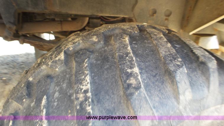 image for item J8476 2003 Case IH FLX 4300 self-propelled sprayer